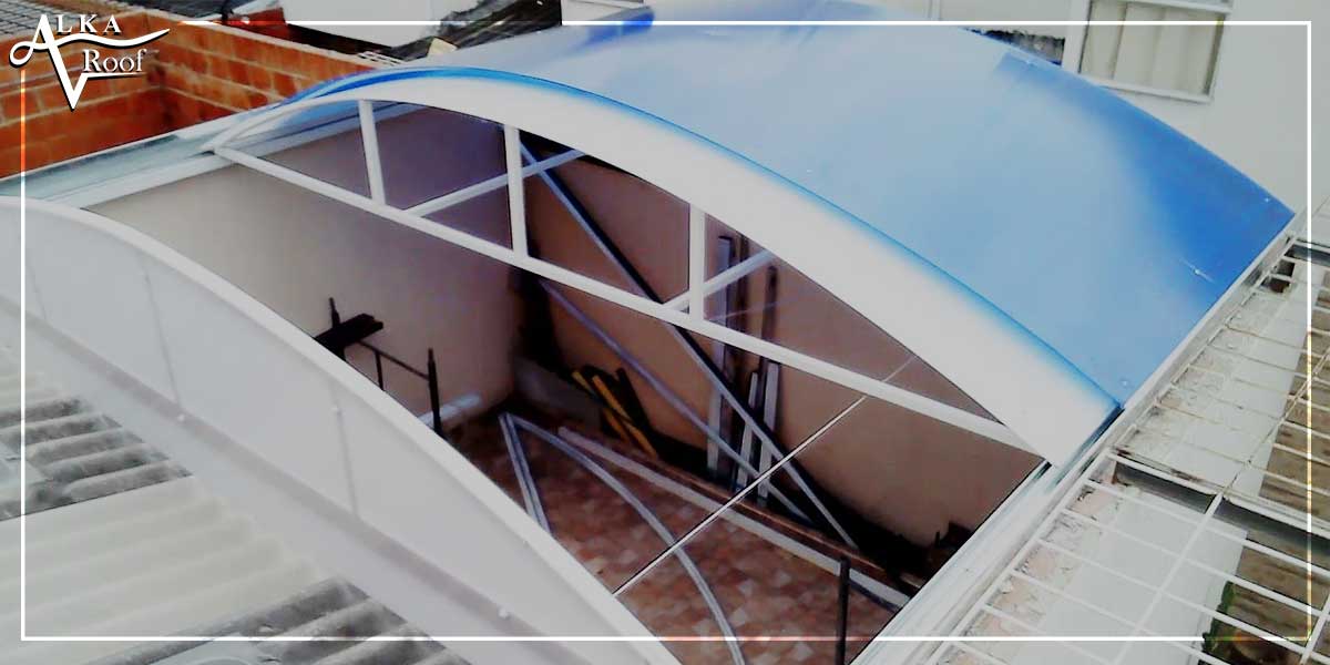 سقف متحرک پلی کربنات برای حیاط